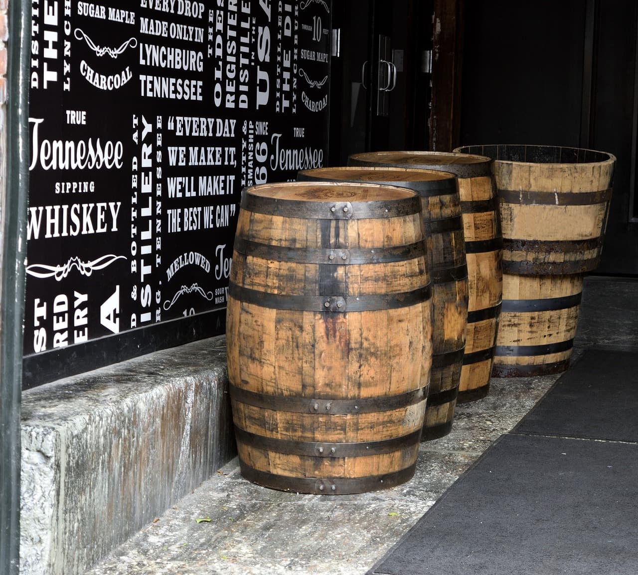 Whiskey Legends: Tales of the World’s Most Iconic Distilleries